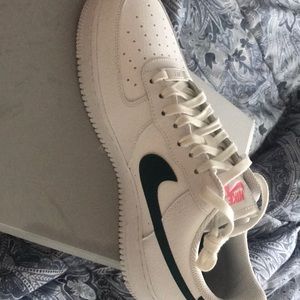 Nike Air Force 1’s Teal Green & Pink